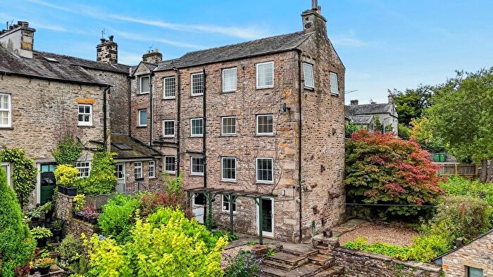 4 Bedroom Property For Sale In Mitchelgate, Kirkby Lonsdale, Carnforth, LA6