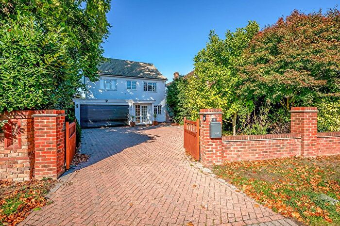 4 Bedroom Detached House For Sale In Highfield Road, Chislehurst, BR7