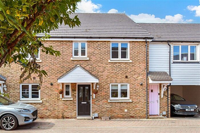 3 Bedroom End Of Terrace House For Sale In Weymouth Road, Wainscott, Rochester, Kent, ME3