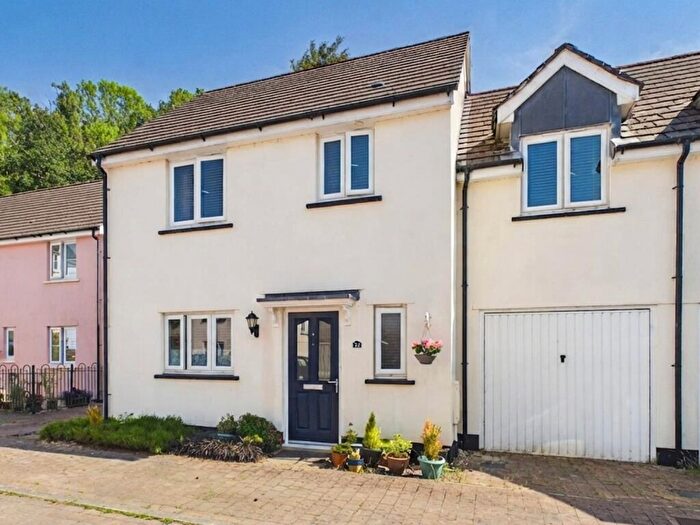 3 Bedroom Semi-Detached House For Sale In Woodland Close, Bampton, Tiverton, Devon, EX16