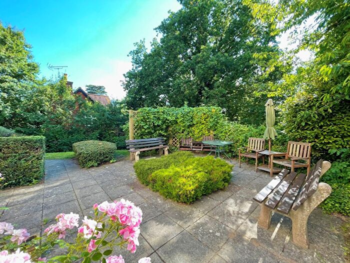 1 Bedroom Flat For Sale In School Lane, Seal, Sevenoaks, Kent, TN15