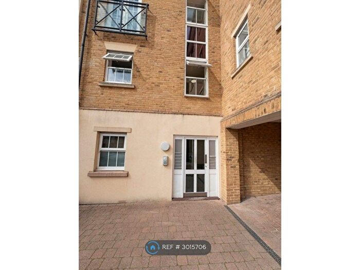 2 Bedroom Flat To Rent In Great Baddow, Chelmsford, CM2