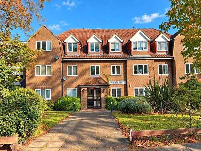 2 Bedroom Flat For Sale In London Lane, Bromley, BR1
