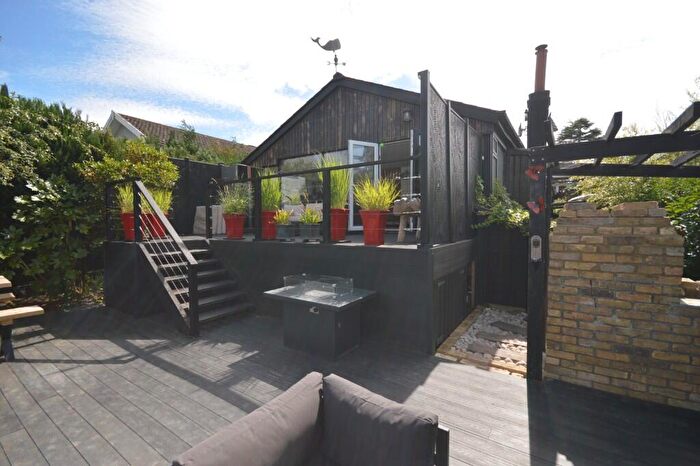 4 Bedroom Detached House For Sale In The Island, Thames Ditton, Surrey, KT7