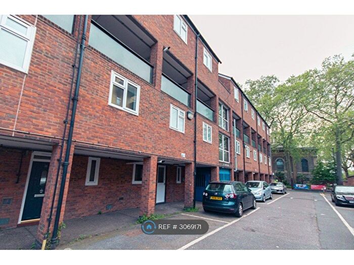 3 Bedroom Maisonette To Rent In Myrtle Walk, London, N1
