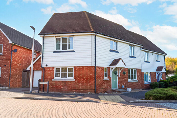 3 Bedroom Semi-Detached House For Sale In Juno Way, Wainscott, Rochester, ME3