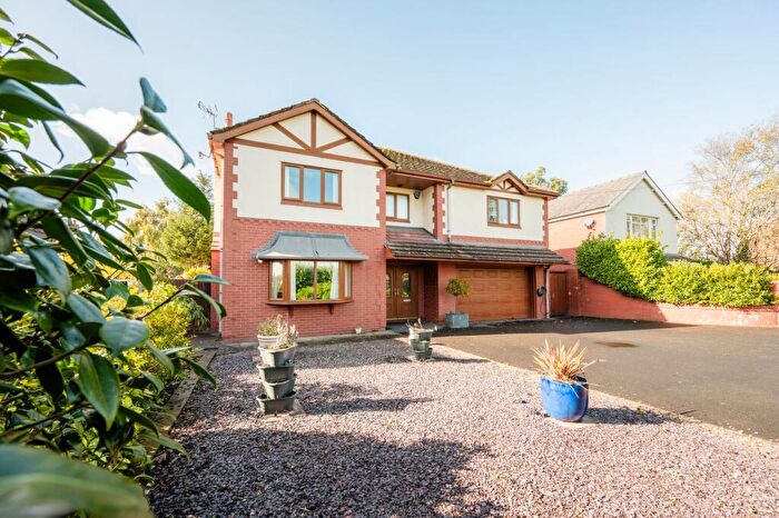 4 Bedroom Detached House For Sale In Station Road, Hesketh Bank, PR4