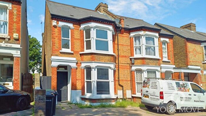 5 Bedroom Semi-Detached House For Sale In Wrotham Road, Gravesend, Kent, DA11