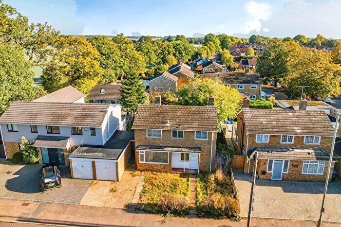 3 Bedroom Link Detached House For Sale In Boxted Road, Hemel Hempstead, HP1