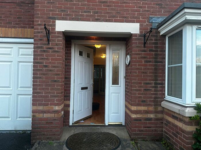 4 Bedroom Detached House To Rent In Crabtree Road, Walsall, WS1