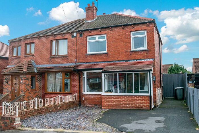 3 Bedroom Semi-Detached House For Sale In Thirlmere Drive, Tingley, Wakefield, WF3