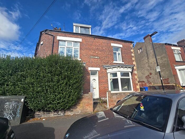 3 Bedroom Terraced House To Rent In Chippinghouse Road, Sheffield, S8