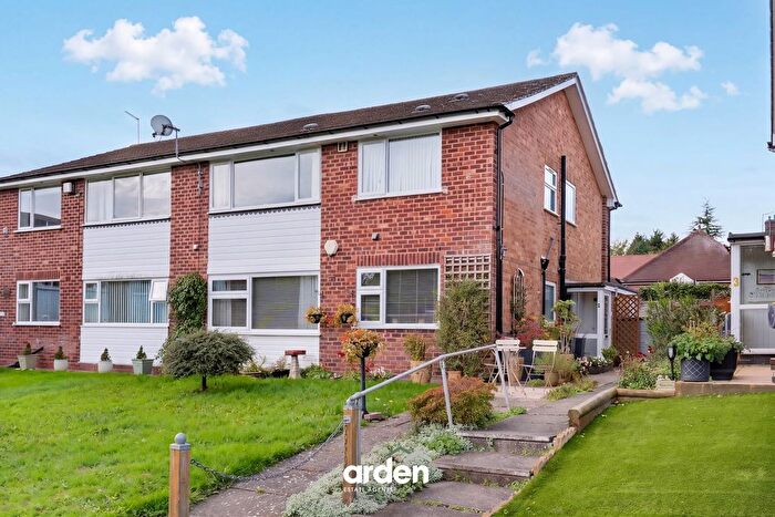 2 Bedroom Maisonette For Sale In The Longlands, Barnt Green, B45