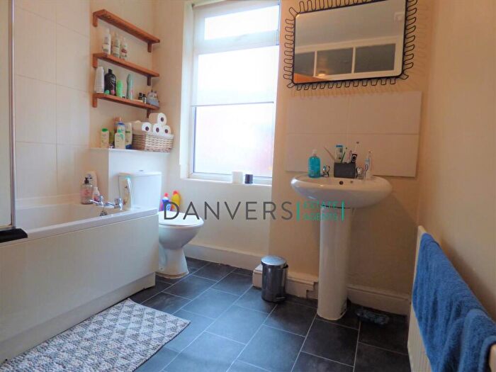 3 Bedroom End Of Terrace House To Rent In Norman Street, Leicester, LE3