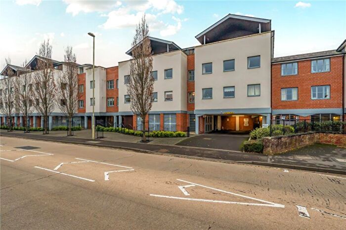 1 Bedroom Apartment For Sale In New Road, Basingstoke, Hampshire, RG21