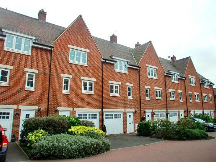3 Bedroom House To Rent In Thames View, Abingdon, OX14