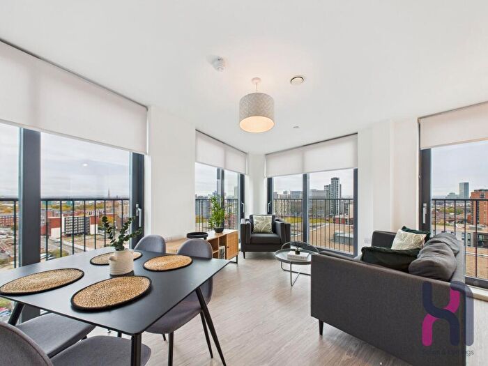 3 Bedroom Flat For Sale In Oldfield Road, Manchester, M5