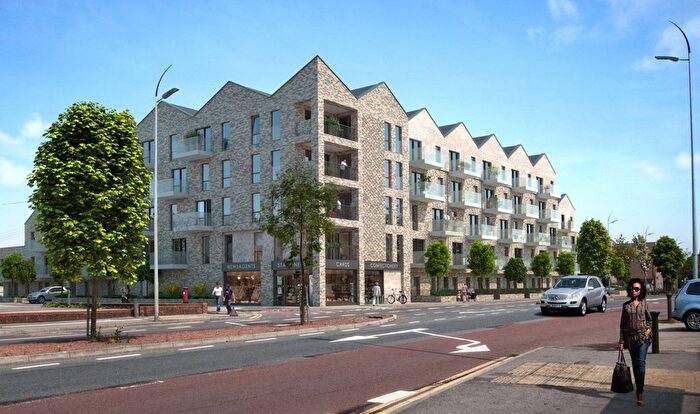 3 Bedroom Flat To Rent In Pangea Court, Rainham, RM13