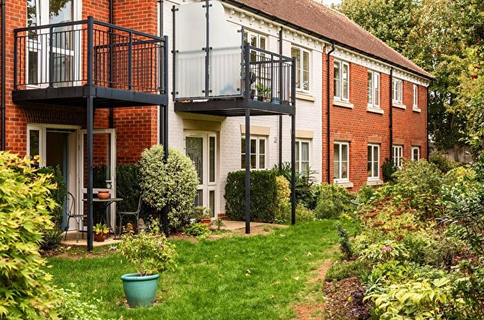 1 Bedroom Retirement Property For Sale In The Hornet, Chichester, PO19