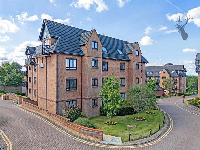 1 Bedroom Apartment To Rent In Epping New Road, Buckhurst Hill, IG9