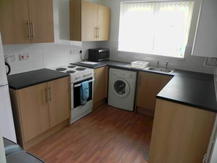 4 Bedroom Property To Rent In St Helens Avenue, Brynmill, Swansea, SA1
