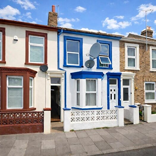 Studio To Rent In Strode Crescent, Sheerness, ME12