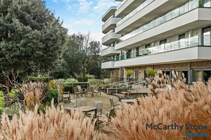 1 Bedroom Apartment For Sale In Horizons, Churchfield Road, Poole, BH15