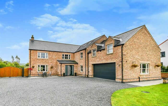 6 Bedroom Detached House For Sale In The Old Manor, Leppington, YO17