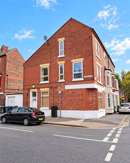 5 Bedroom Semi-Detached House To Rent In Grove Road, Nottingham, NG7