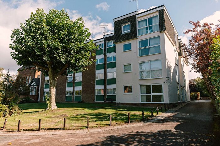 2 Bedroom Flat For Sale In Kenilworth Road, Cleveland Court Kenilworth Road, CV32