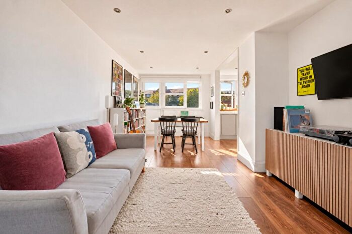 1 Bedroom Flat For Sale In Roman Way, Highbury, London, N7