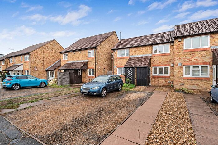 1 Bedroom Terraced House For Sale In Alexander Road, Egham, Surrey, TW20