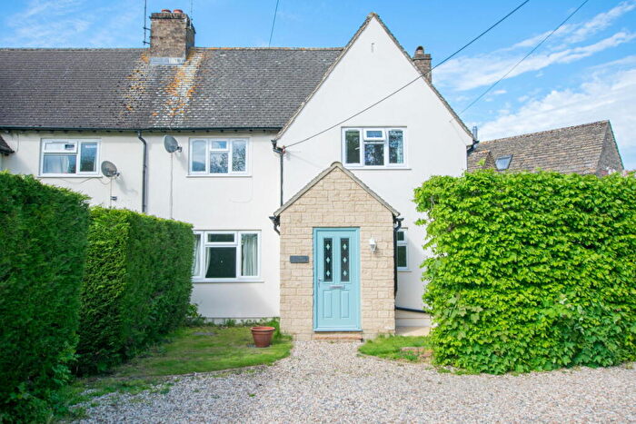 3 Bedroom Semi-Detached House For Sale In Timbrells, Ewan, Cirencester, ., GL7