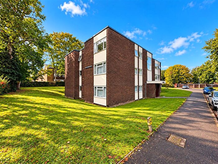 1 Bedroom Flat For Sale In New Colebrooke Court, Stanley Road, Carshalton, SM5