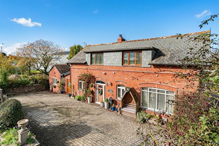 6 Bedroom Detached House For Sale In Treator, Padstow, PL28