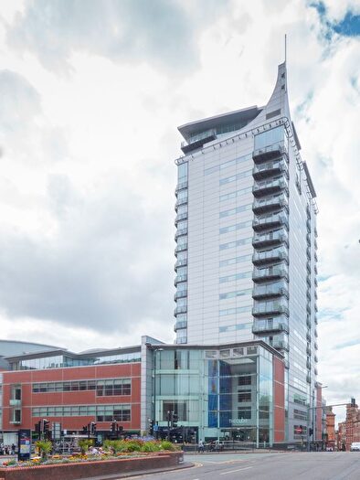2 Bedroom Flat To Rent In Albion Street, Leeds, West Yorkshire, LS2