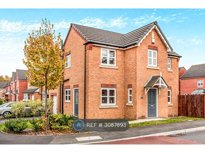 3 Bedroom Detached House To Rent In Thorncroft Avenue, Tyldesley, Manchester, M29