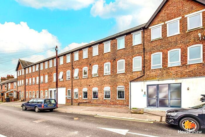 2 Bedroom Flat For Sale In Sunnyside Road, Chesham, HP5