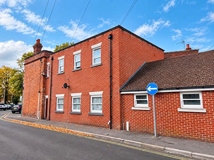 1 Bedroom Flat For Sale In Brockhurst Road, Gosport, PO12