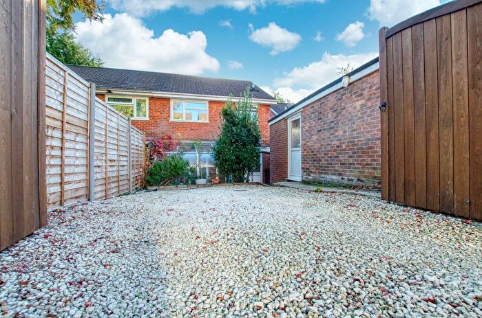 3 Bedroom Semi-Detached House For Sale In Kingsfield Gardens, Bursledon, Southampton, SO31