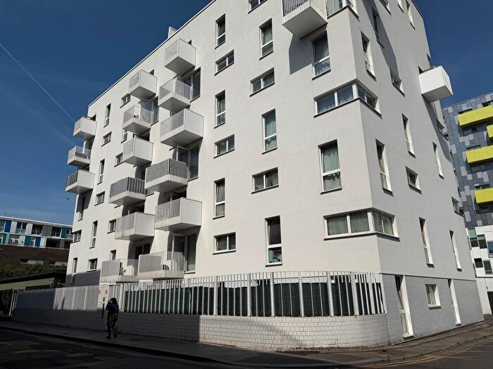1 Bedroom Flat For Sale In Axe Street, Barking, IG11