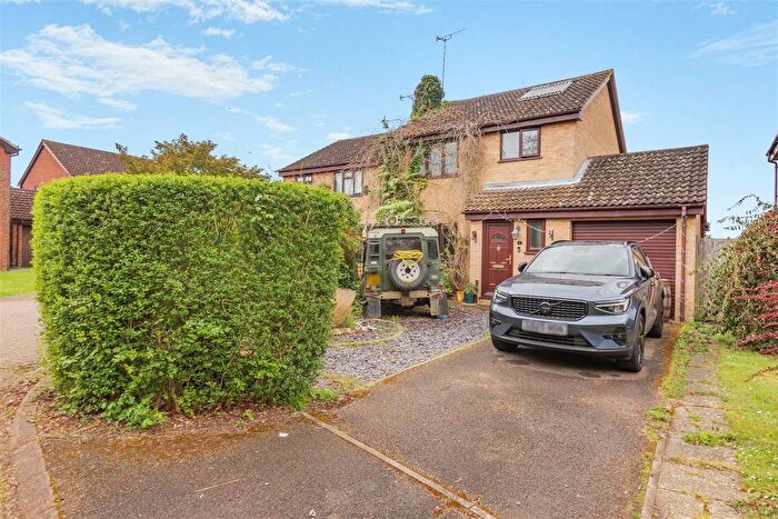 3 Bedroom Detached House For Sale In Meades Close, Marden, Tonbridge, TN12