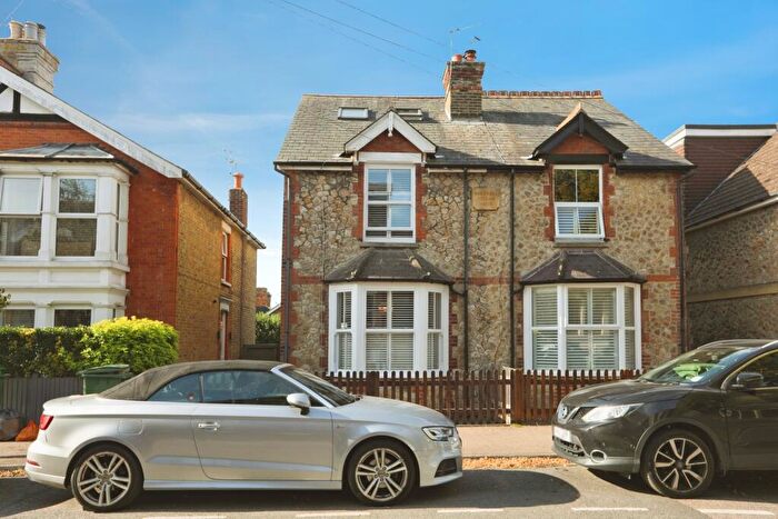4 Bedroom Semi-Detached House For Sale In St. Lukes Road, Maidstone, Kent, ME14