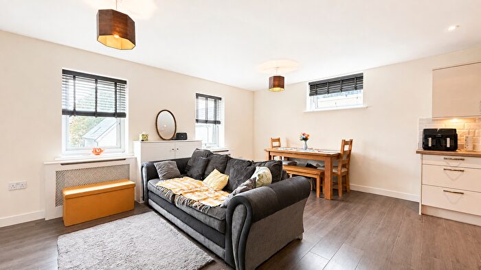 2 Bedroom Flat For Sale In Kings Way, Folkestone, CT19