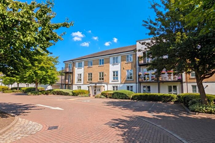 2 Bedroom Apartment To Rent In Knaphill, Woking, Surrey, GU21