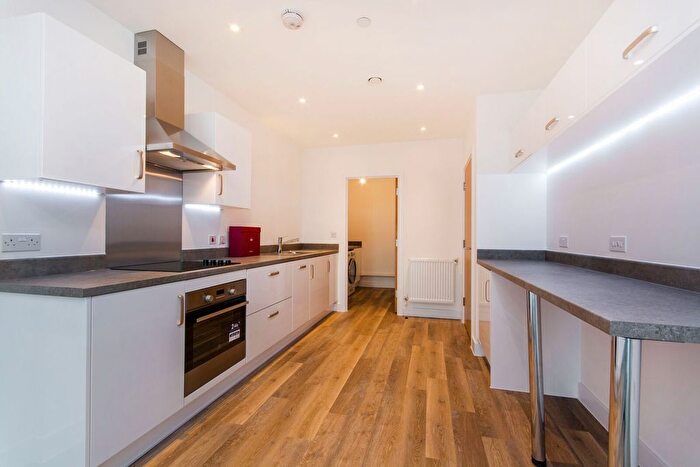 1 Bedroom Flat To Rent In High Street, Sutton, SM1