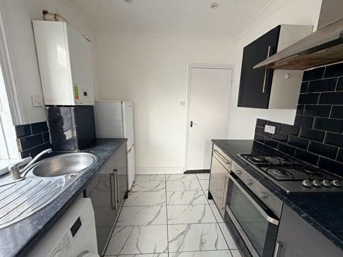 2 Bedroom Flat For Sale In Frederick Street, Luton, LU2