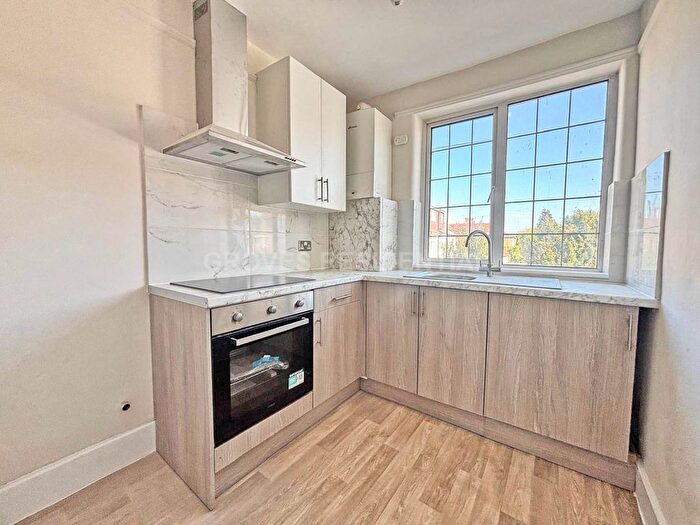 1 Bedroom Flat To Rent In Elm Road, New Malden, KT3