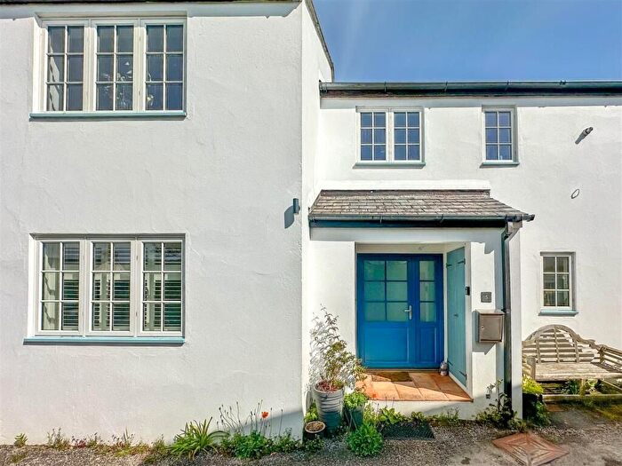 2 Bedroom Semi-Detached House For Sale In Reversed Level House Near The Quay, Devoran, TR3