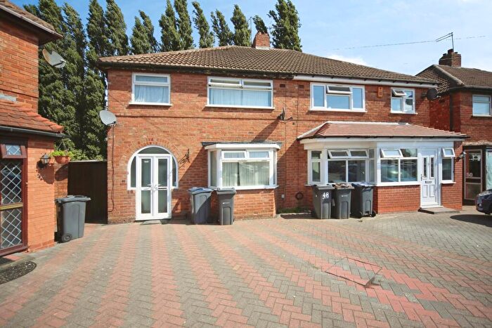 3 Bedroom Semi-Detached House For Sale In Hangleton Drive, Birmingham, West Midlands, B11